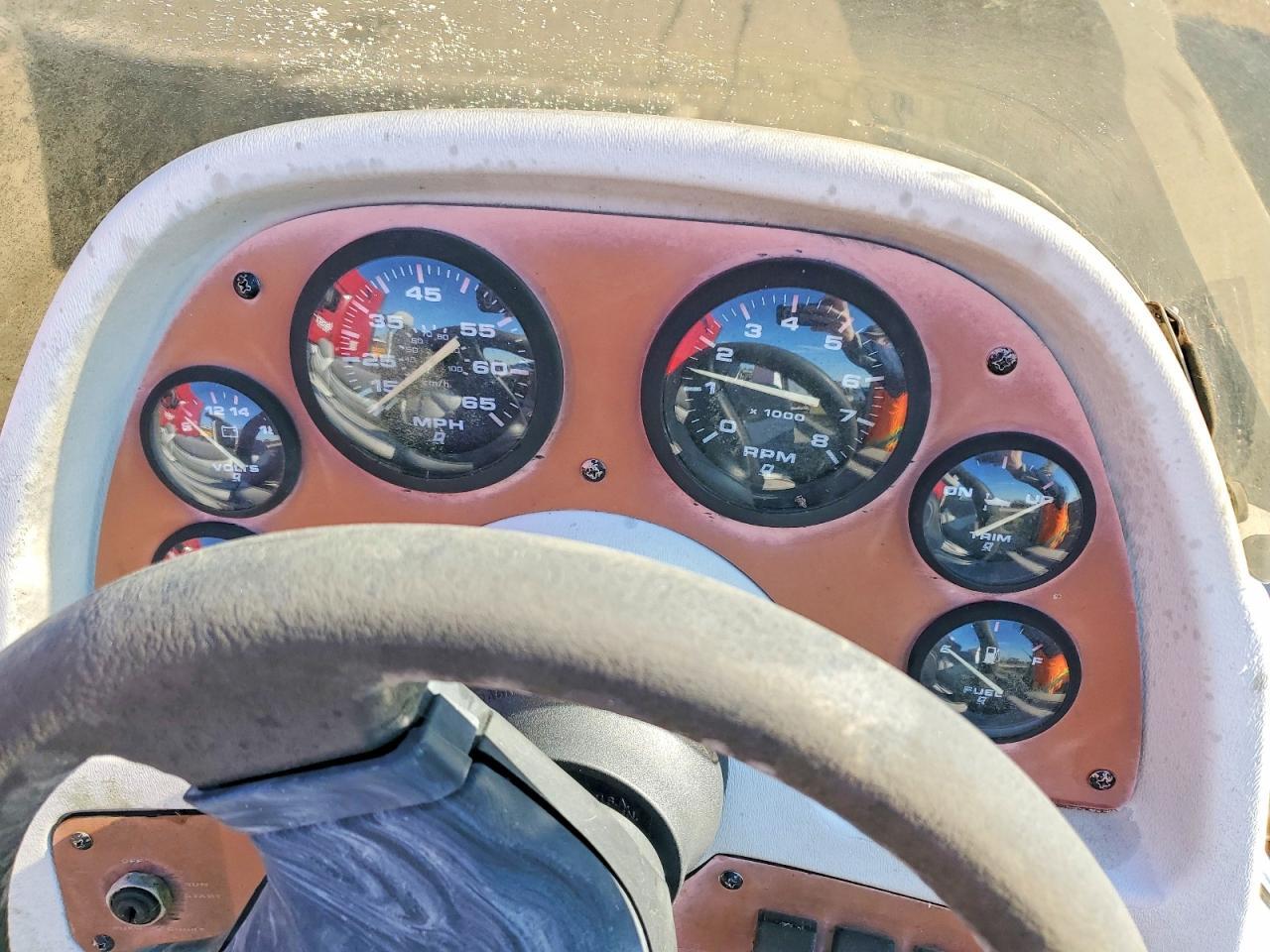 1999 Tracker Boat