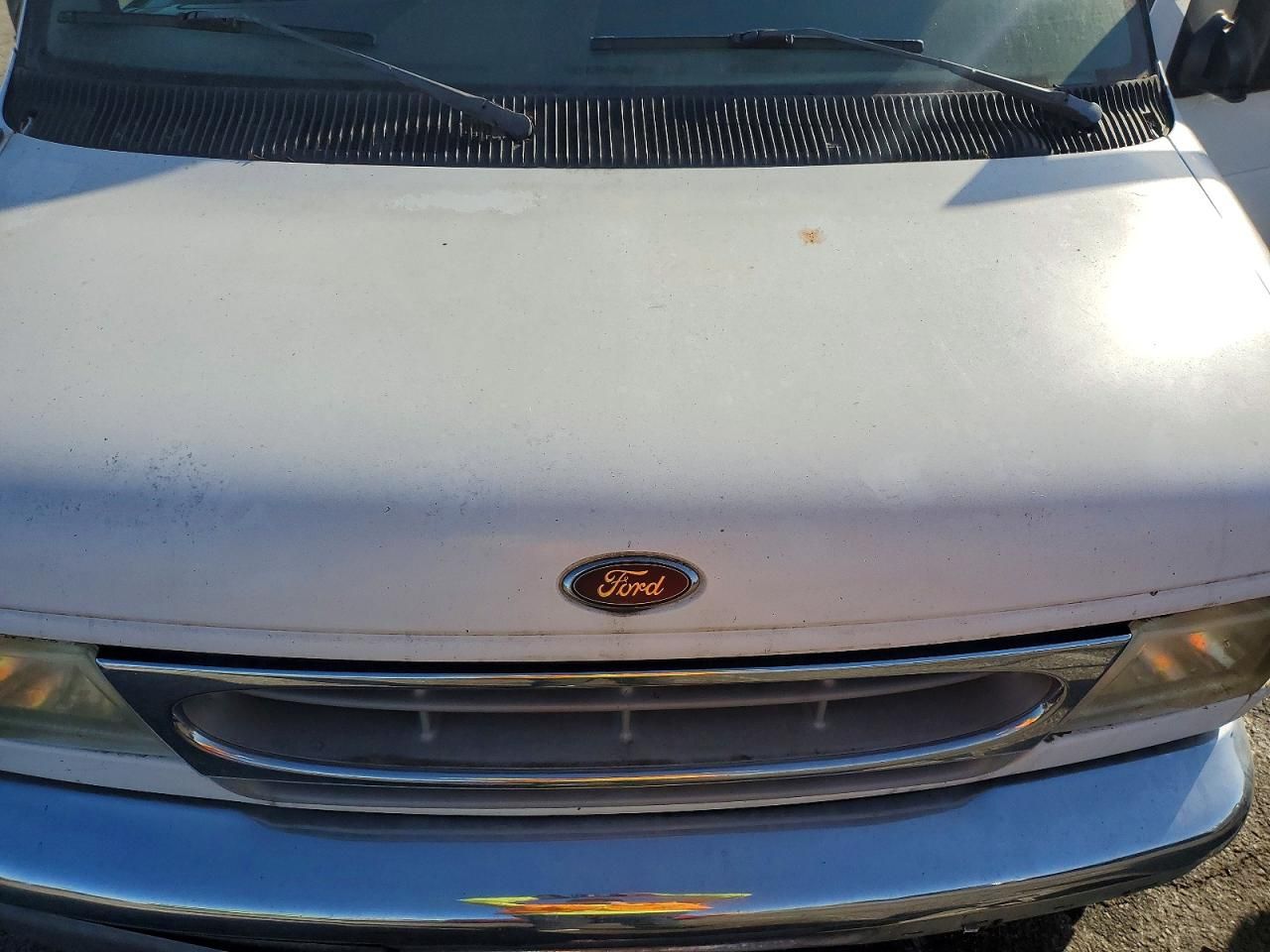 1999 Ford Econoline E350 Super Duty Wagon