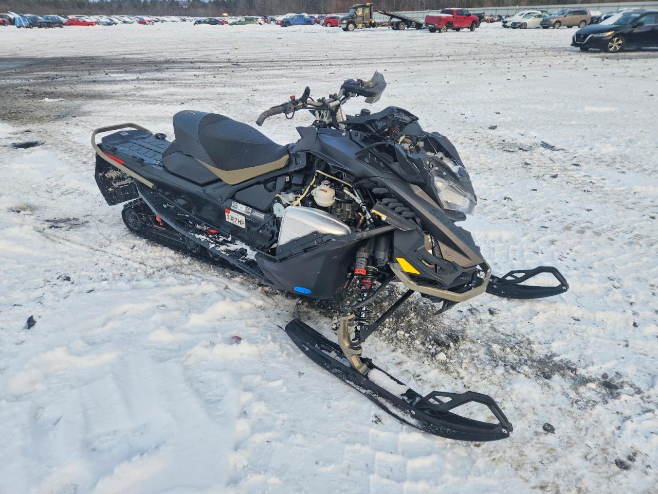 2022 Bombardier Snowmobile