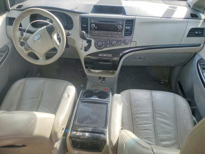 2012 Toyota Sienna le