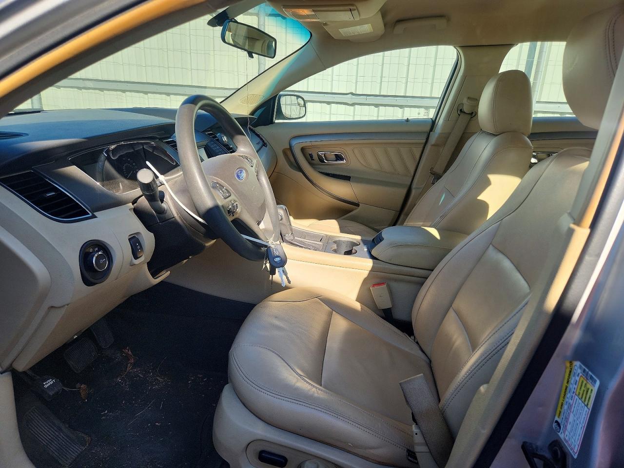 2015 Ford Taurus se