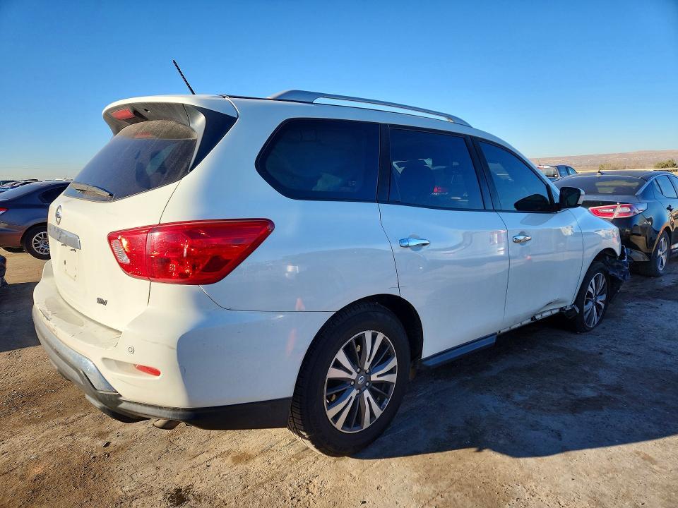 2017 Nissan Pathfinder s