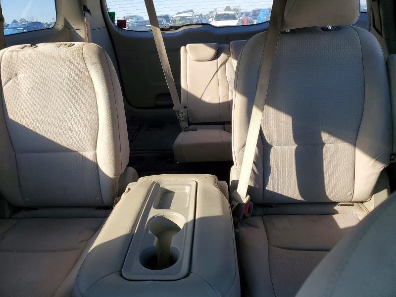 2016 KIA Sedona lx