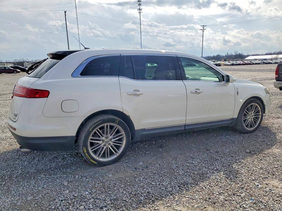 2013 Lincoln MKT