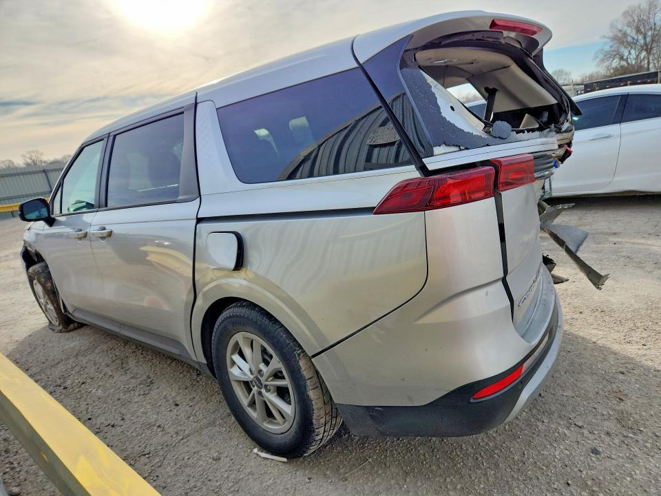 2022 KIA Carnival lx