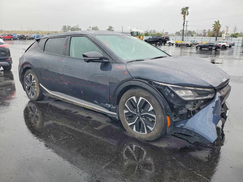 2023 KIA EV6 Light