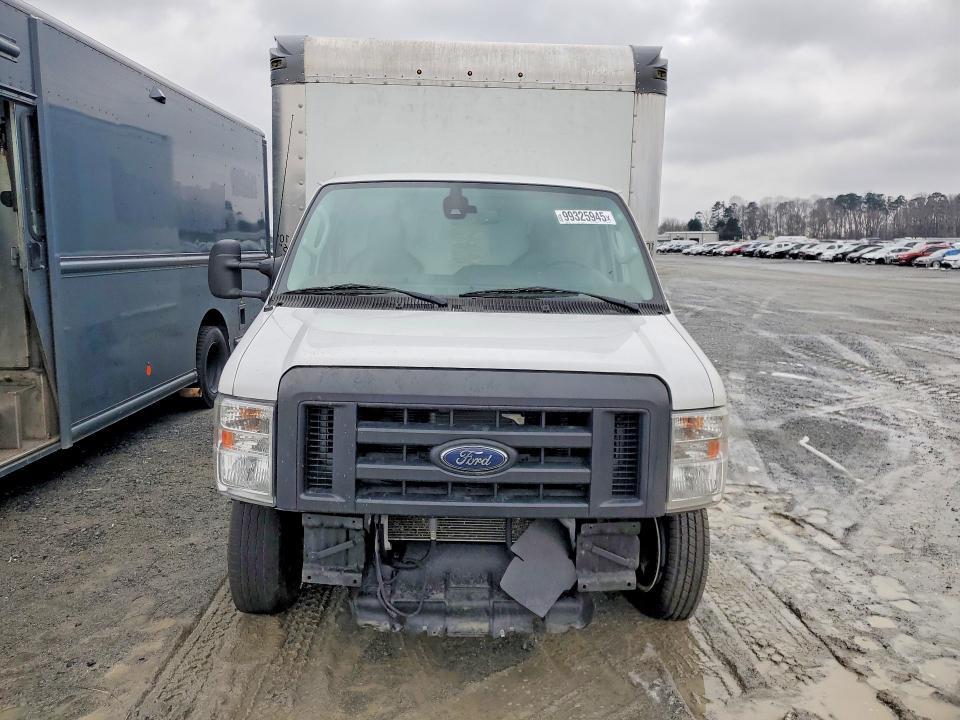 2022 Ford Econoline-box Truck