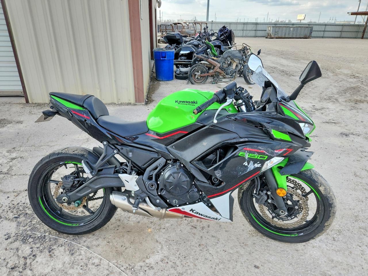 2022 Kawasaki EX650 N