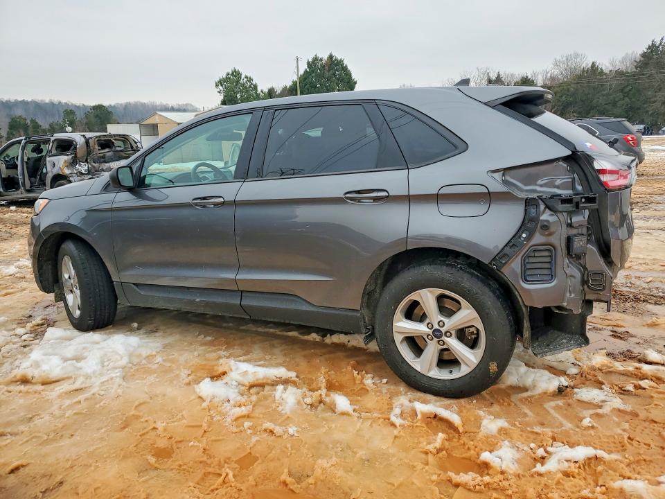 2022 Ford Edge se