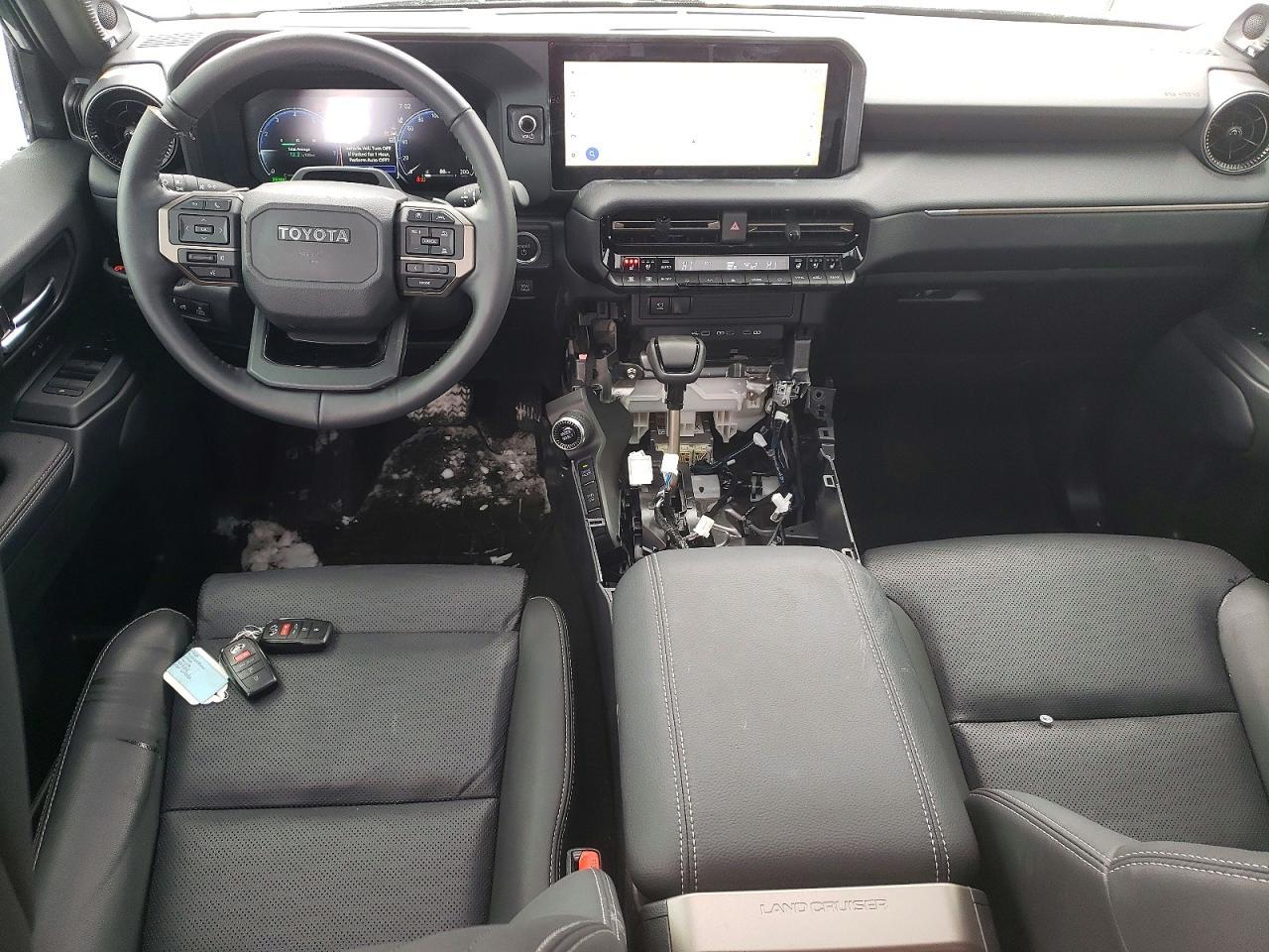 2025 Toyota Landcruiser hev 4DR