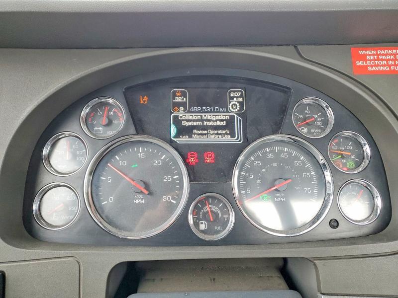 2015 Kenworth T680-semi Truck