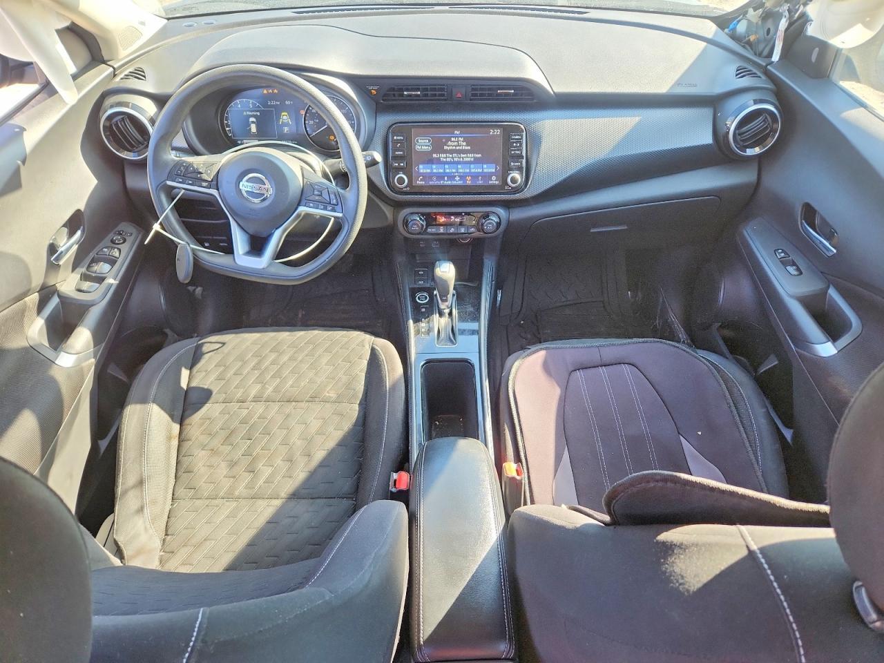 2021 Nissan Kicks sv