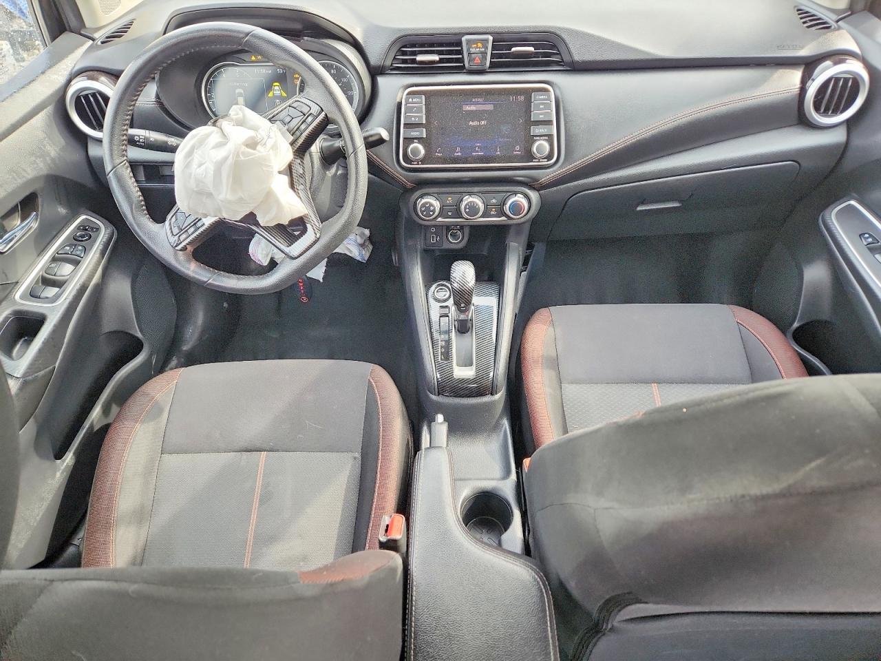 2021 Nissan Versa sr