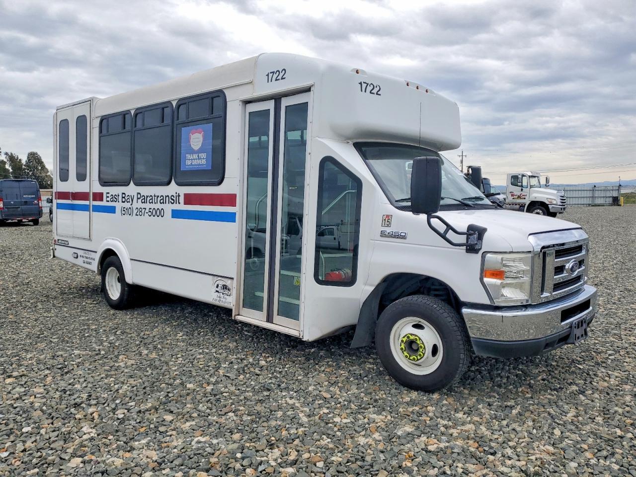 2017 Ford Econoline-Coach Bus