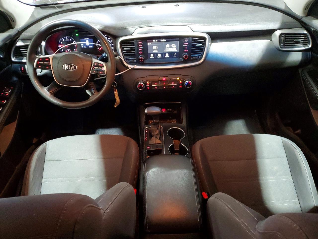2020 KIA Sorento lx V6