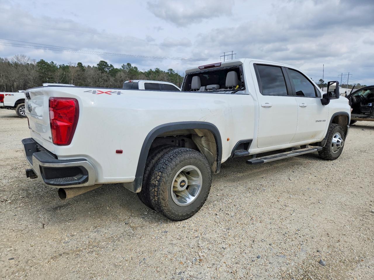 2022 Chevrolet Silverado K3500 LT