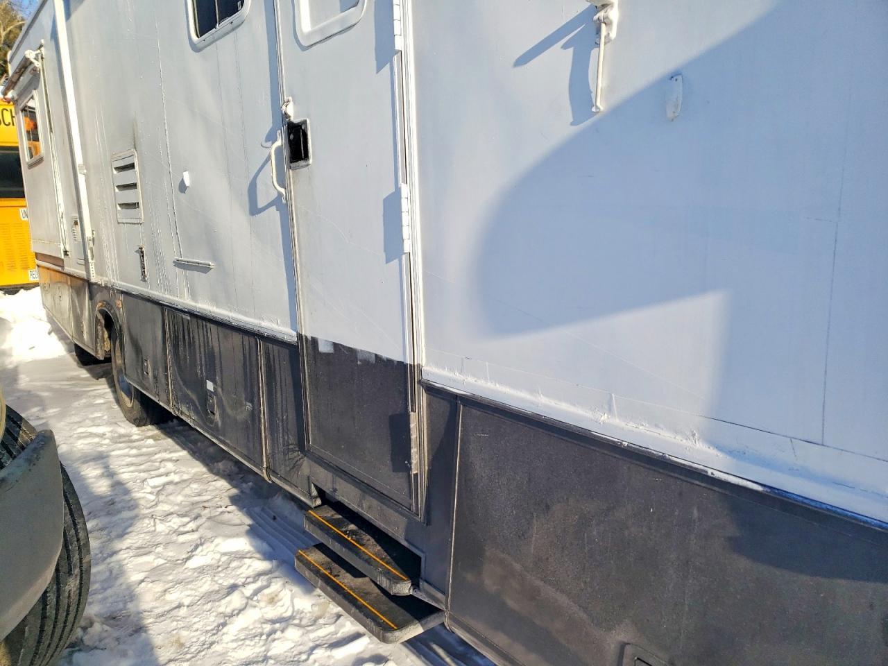 2003 Ford F550 Super Duty Stripped Chassis