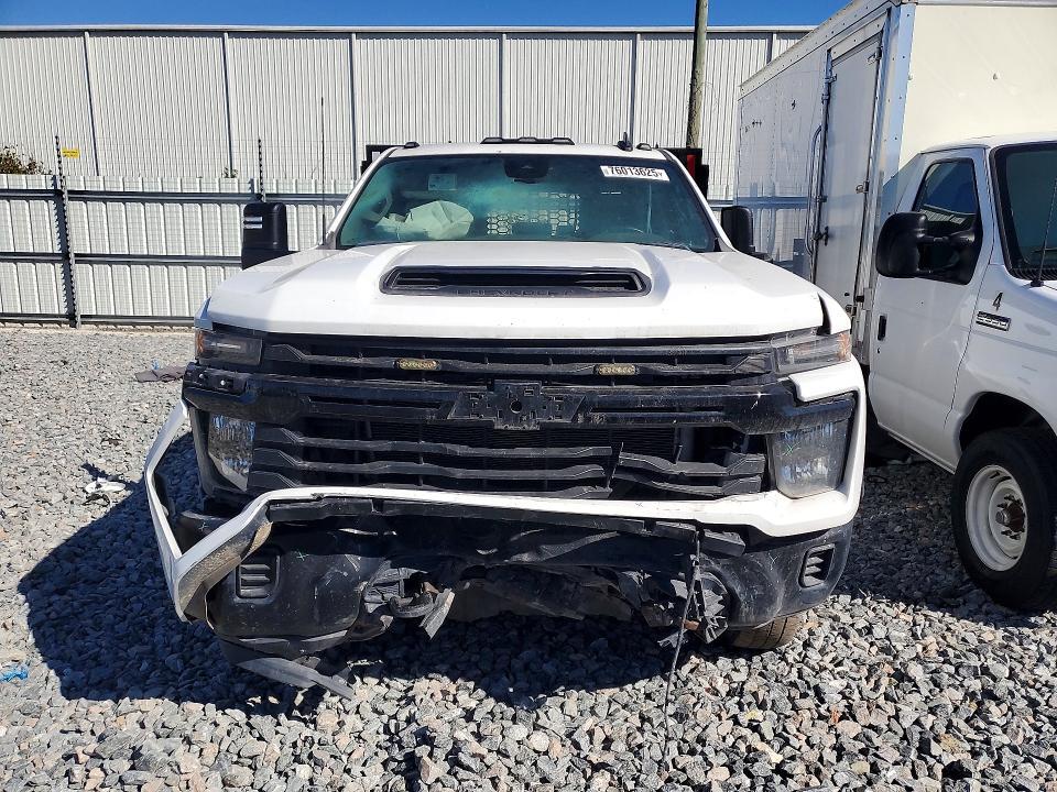 2024 Chevrolet Silverado Flatbed Truck