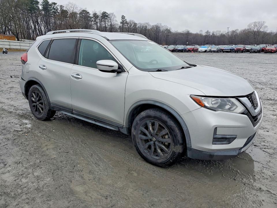 2018 Nissan Rogue sv