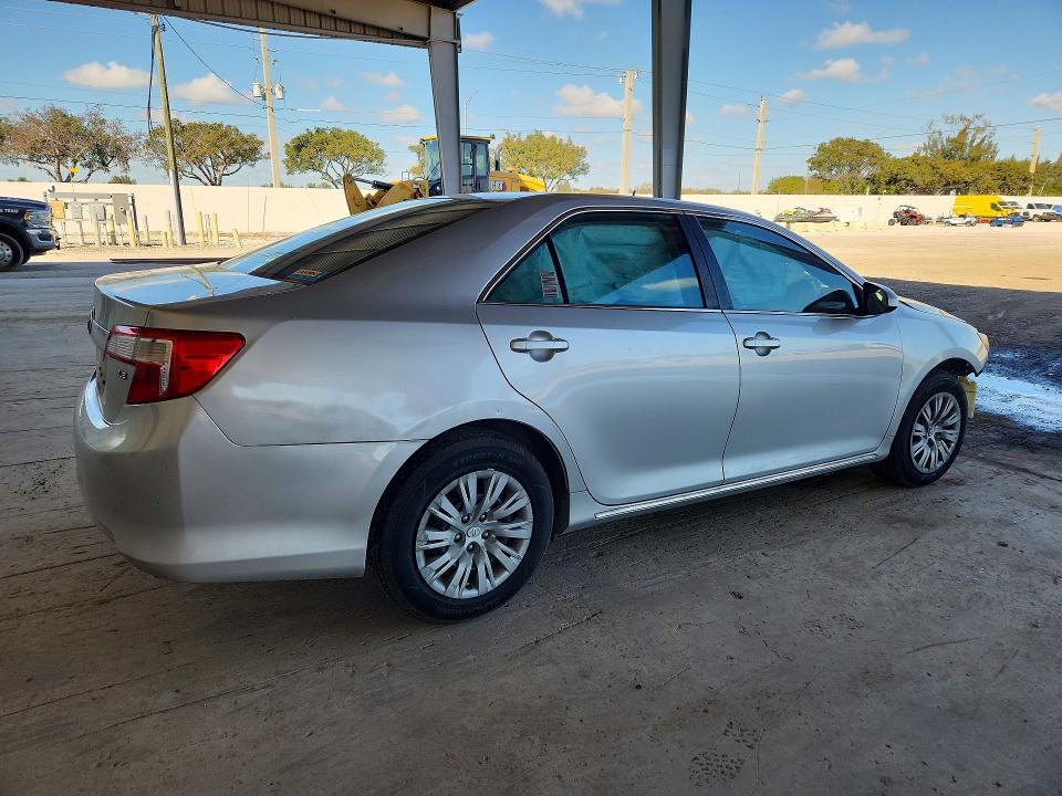 2014 Toyota Camry le