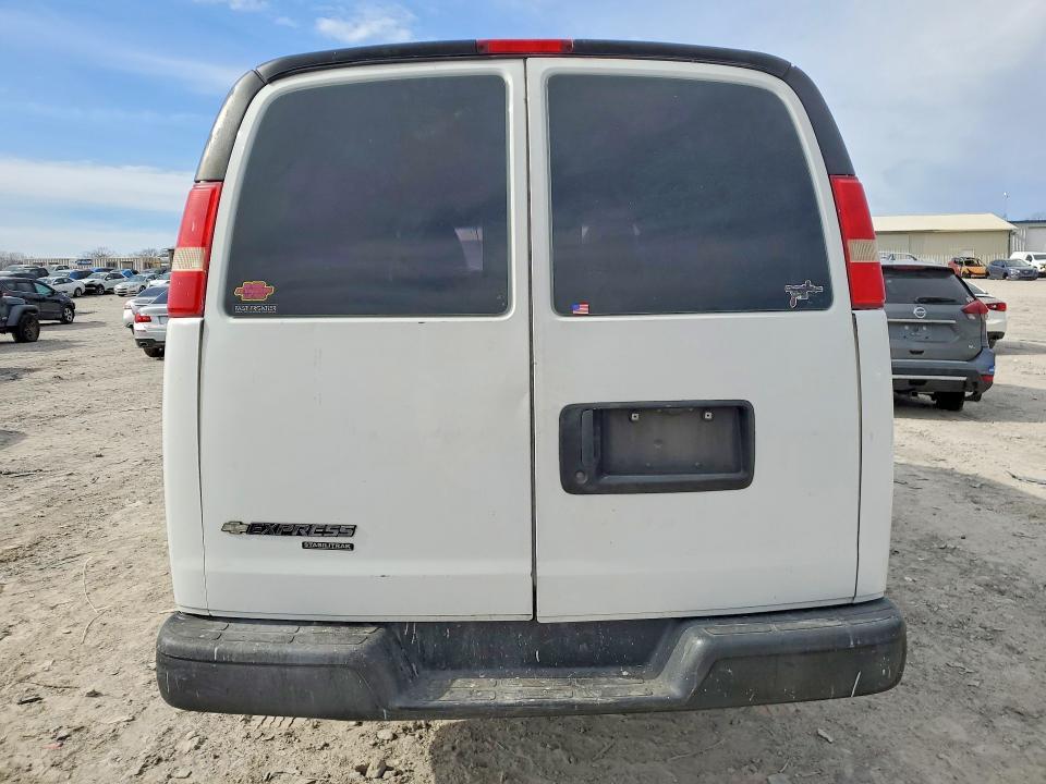 2015 Chevrolet Express 2500 Cargo Delivery Van