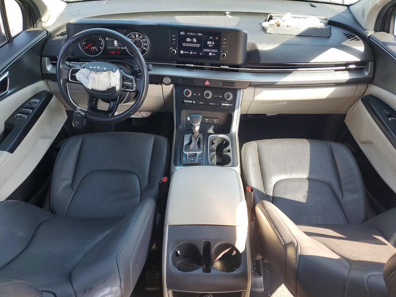 2022 KIA Carnival lx