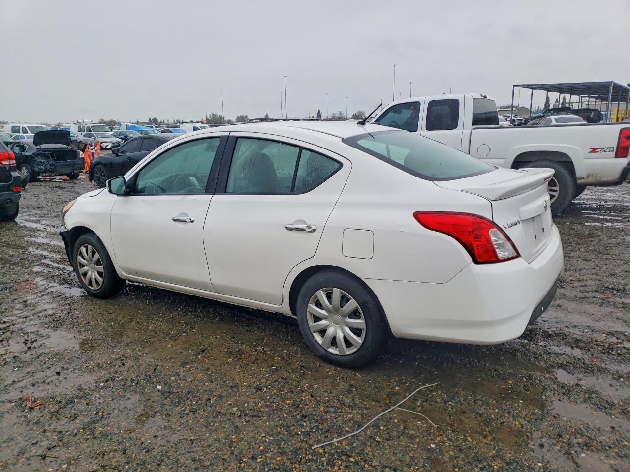 2019 Nissan Versa sv