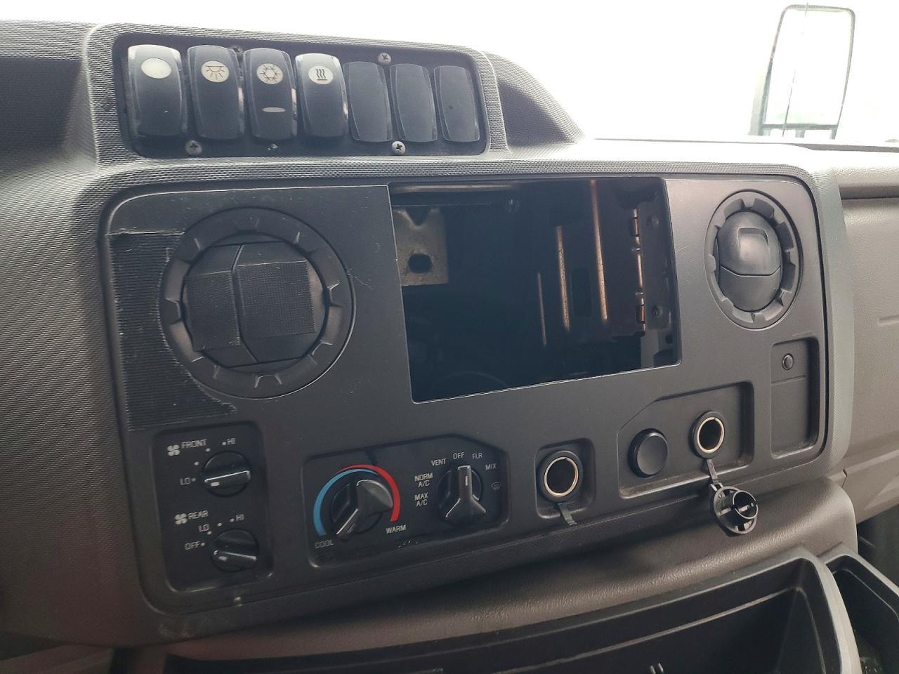 2017 Ford Econoline-Bus
