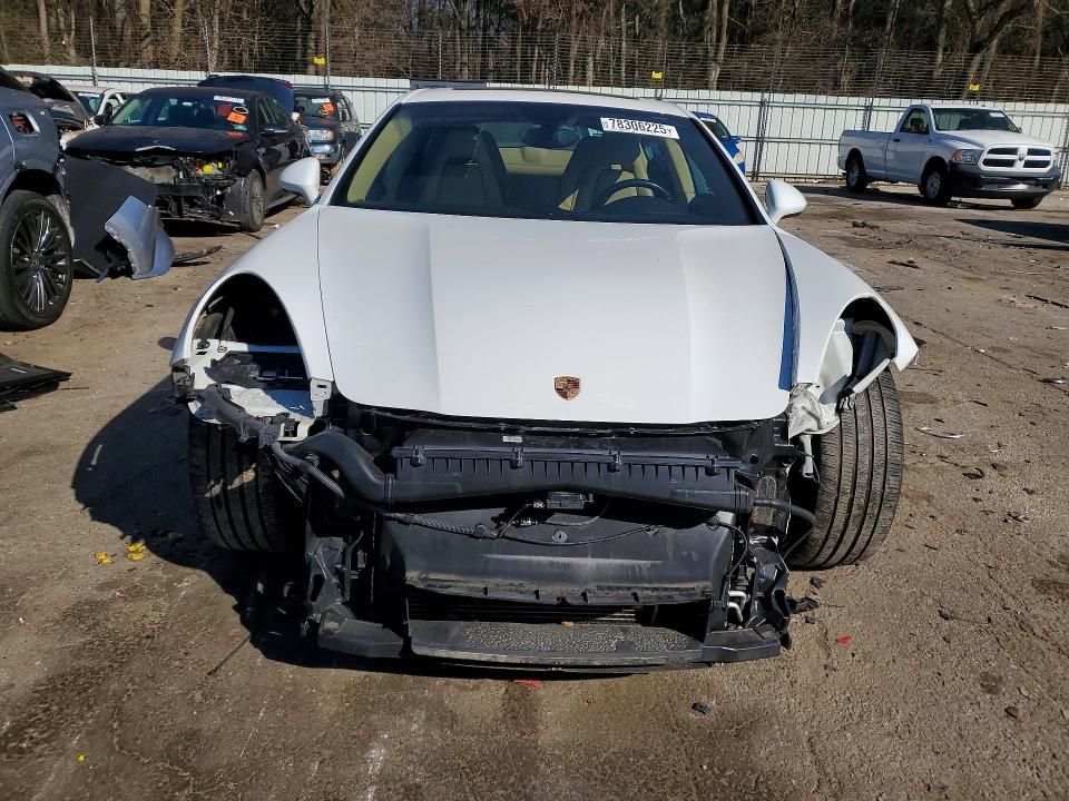 2016 Porsche Panamera 2