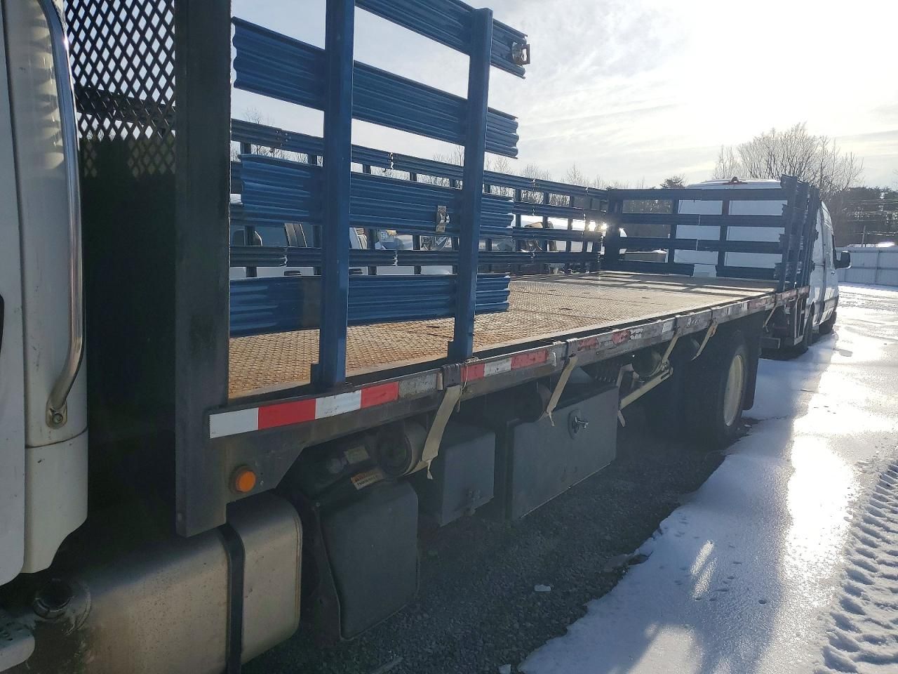 2016 Freightliner Business Class M2 Flatbed Truck