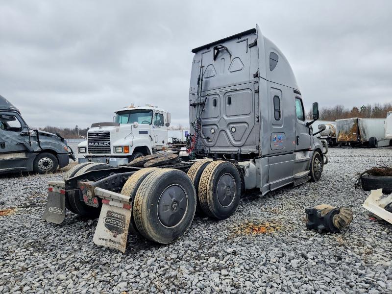 2019 Freigliner 2019 Freightliner Cascadia 126 Semi Truck