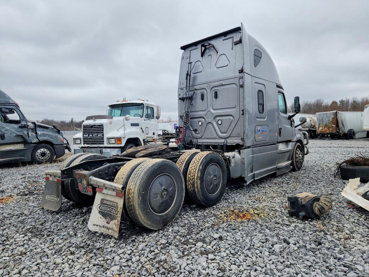 2019 Freigliner 2019 Freightliner Cascadia 126 Semi Truck