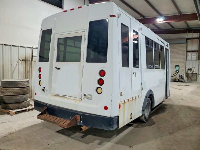 2016 Ford Econoline E350 Super Duty Cutaway van