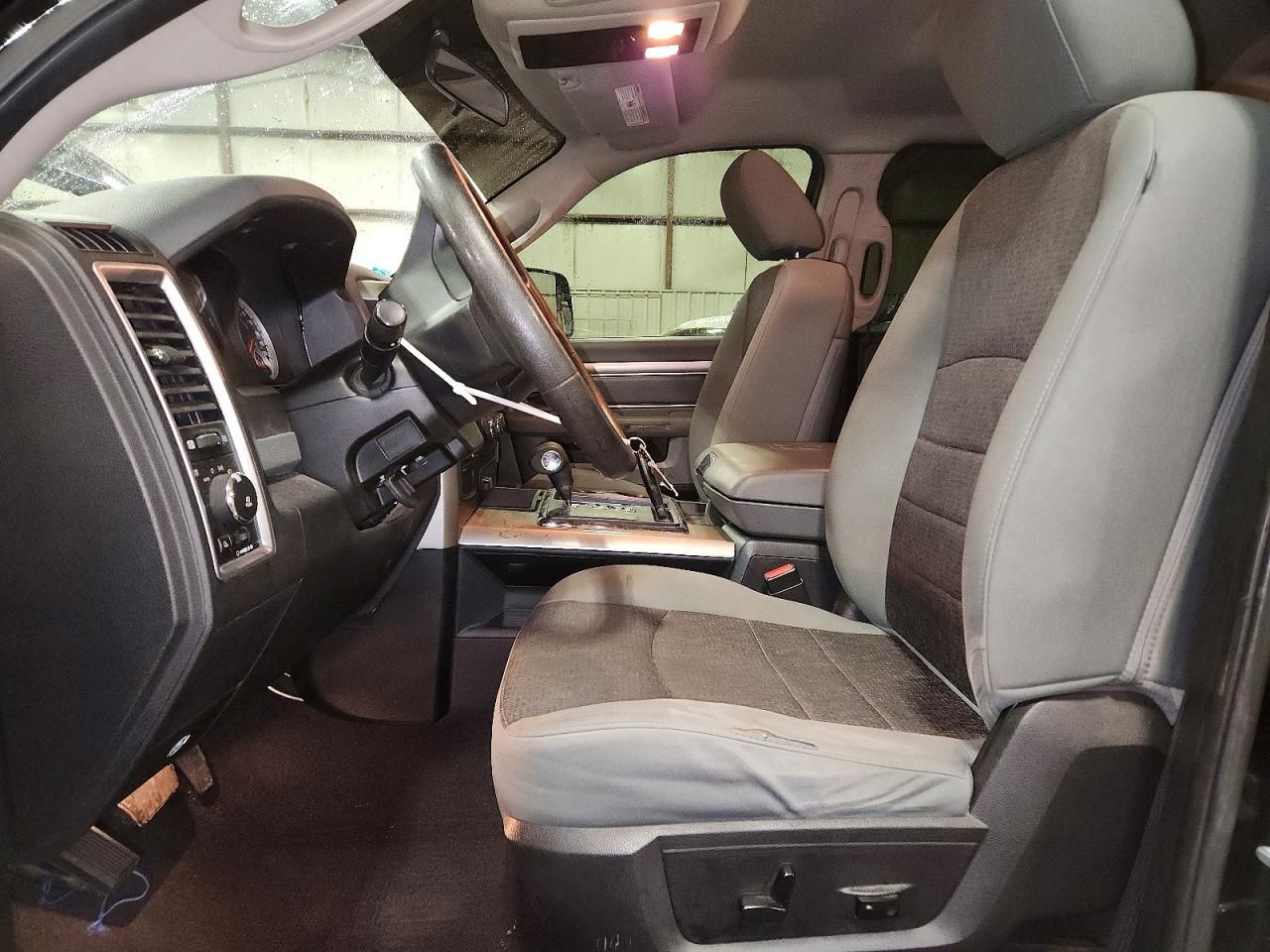 2013 Dodge Ram 1500 slt