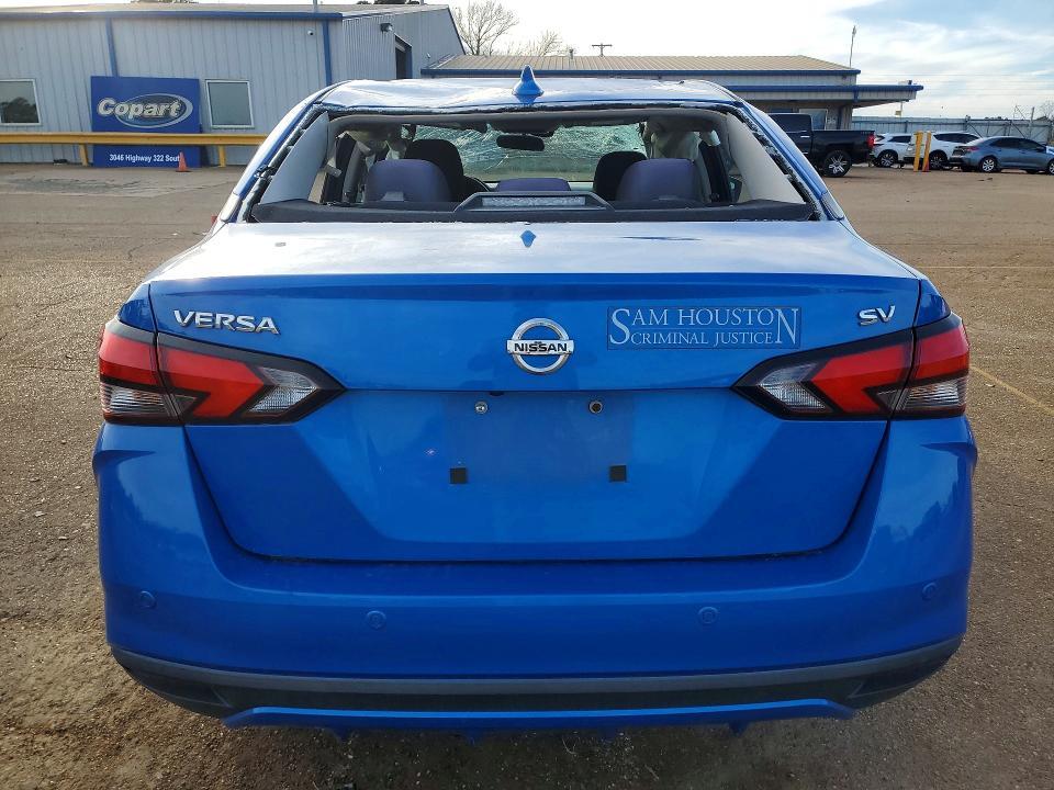 2021 Nissan Versa sv