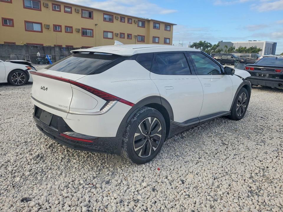 2024 KIA EV6 Light