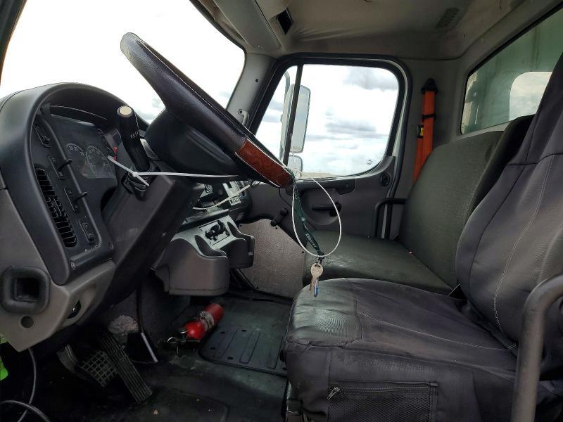 2015 Freightliner Business Class M2 Refrigerated BOX Truck