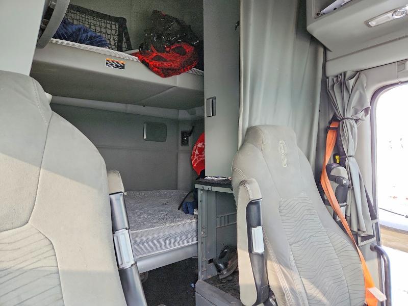 2019 Kenworth T680 Semi Truck