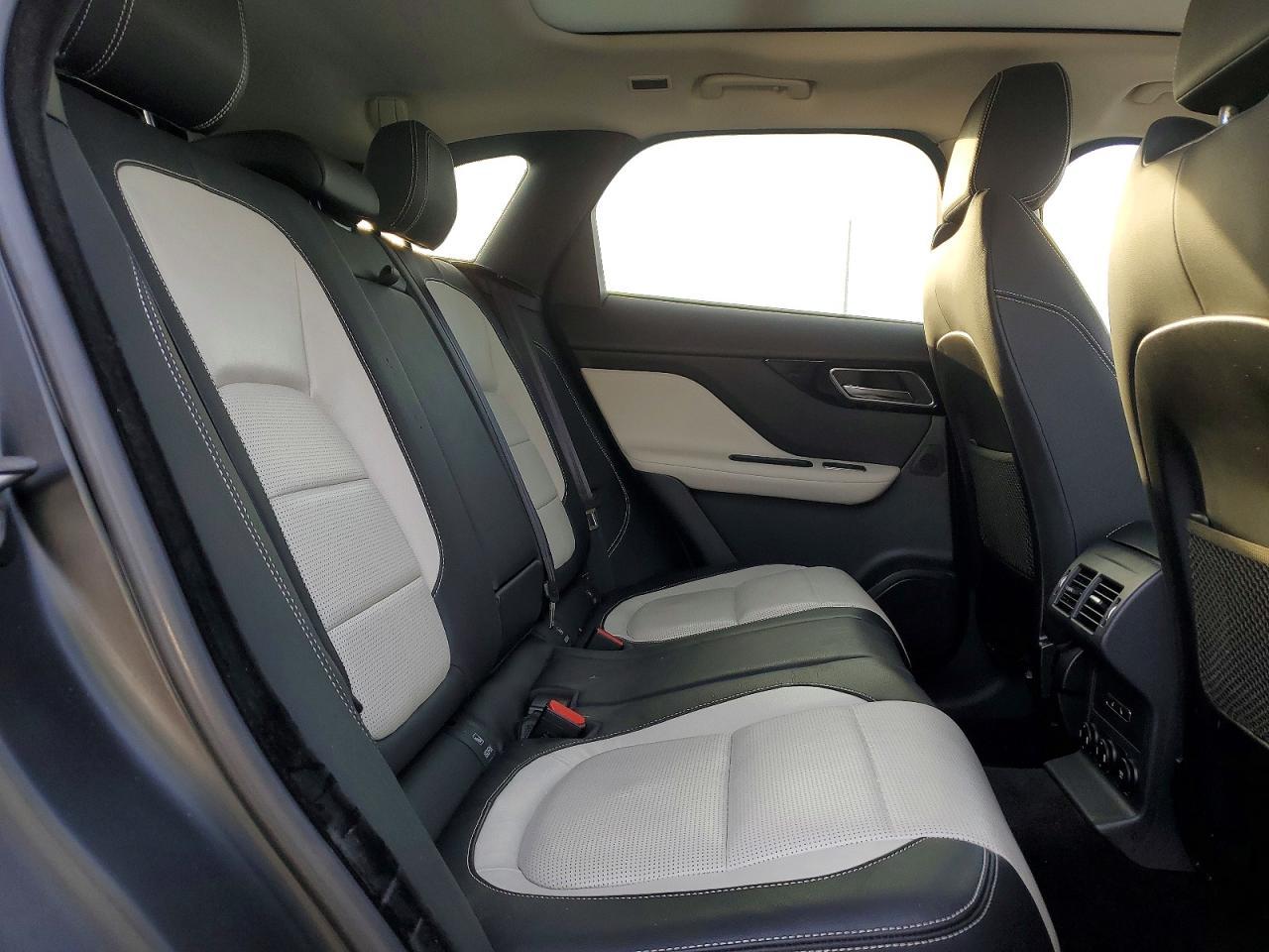 2018 Jaguar F-pace R-sport
