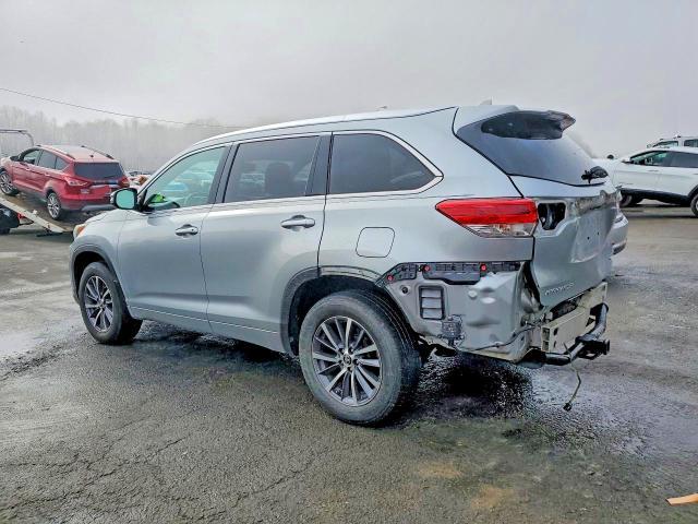 2017 Toyota Highlander se