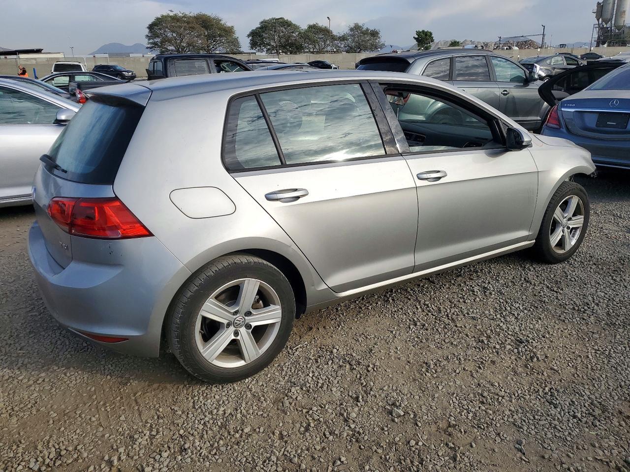2017 Volkswagen Golf s