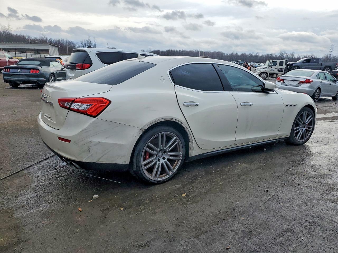2016 Maserati Ghibli s