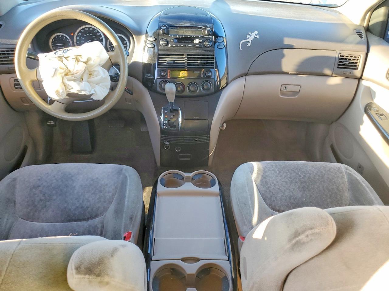 2005 Toyota Sienna ce