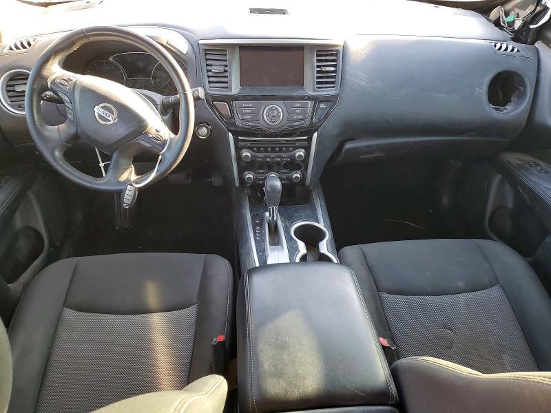 2020 Nissan Pathfinder sv