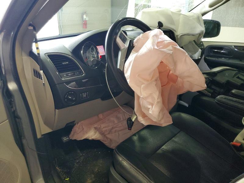 2015 Chrysler Town & Country Touring l