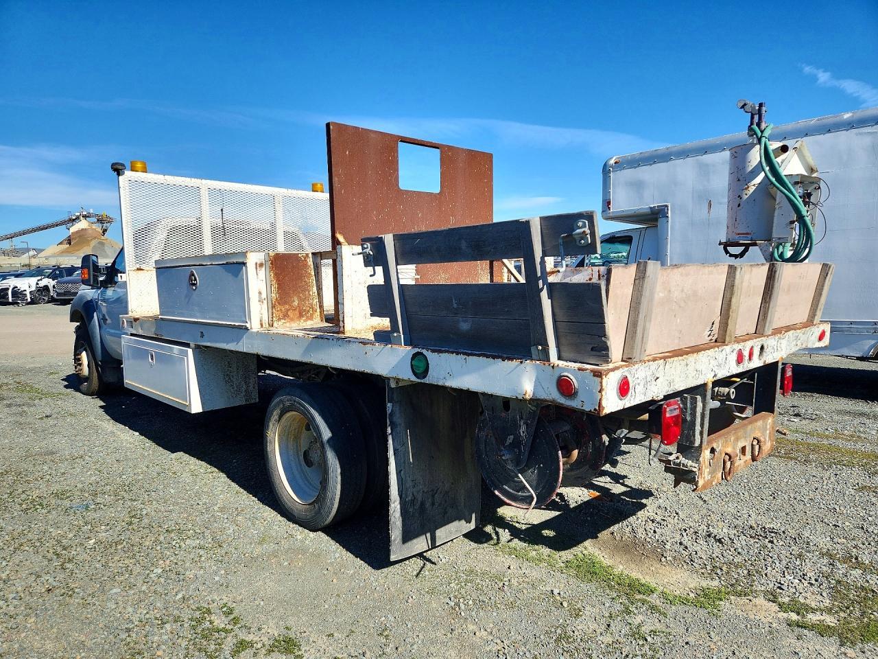 2016 Ford F550 Super Duty Flatbed Truck