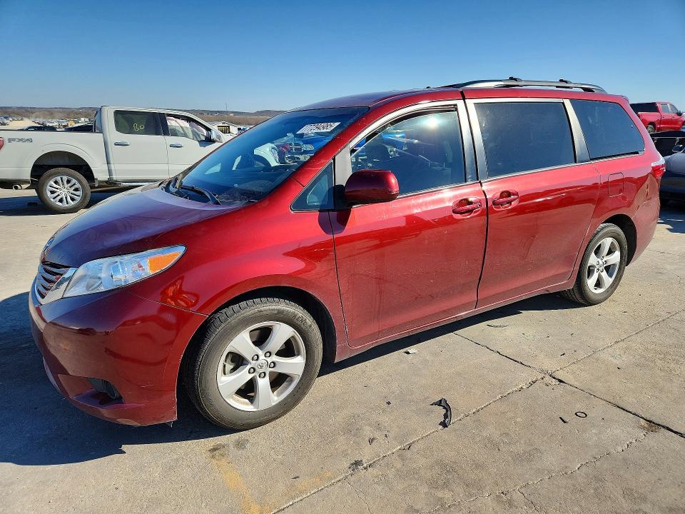 2017 Toyota Sienna le