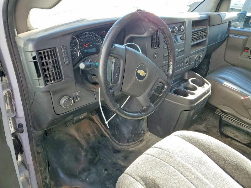 2020 Chevrolet Express BOX Truck