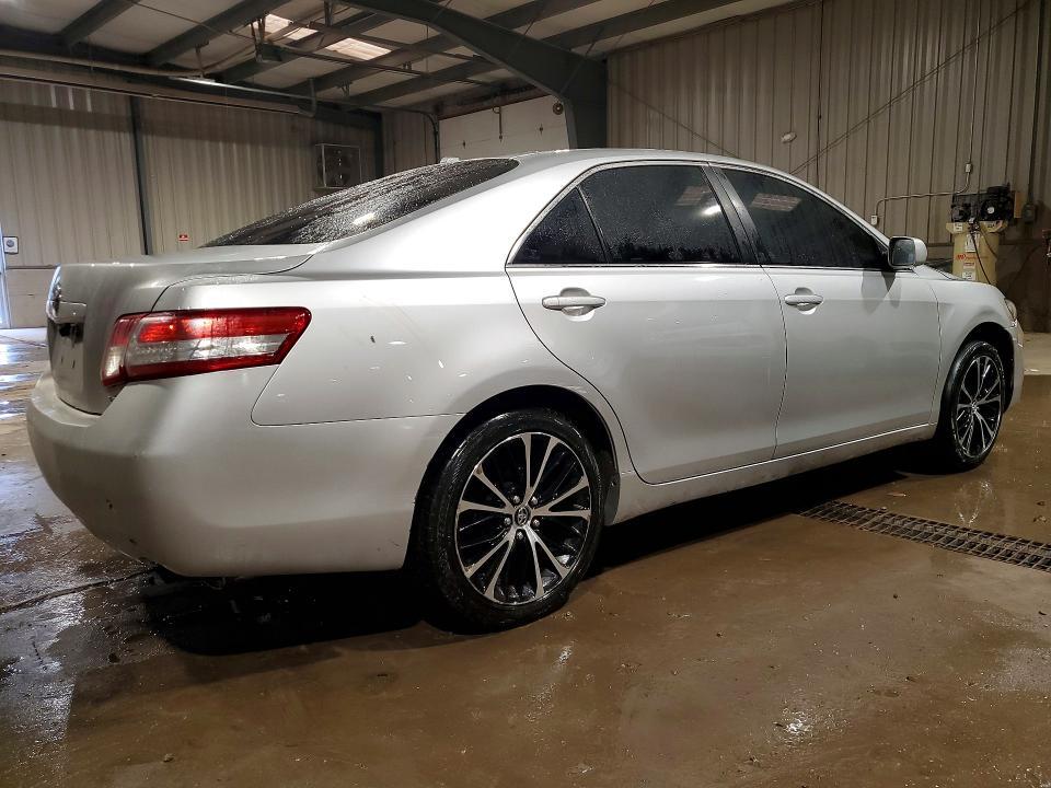 2010 Toyota Camry le