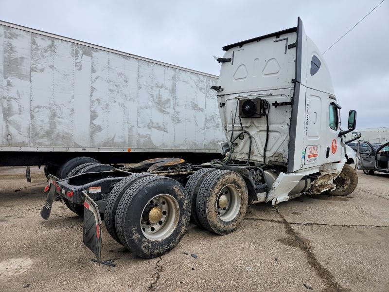 2020 Freigliner 2020 Freightliner Cascadia 126 Semi Truck